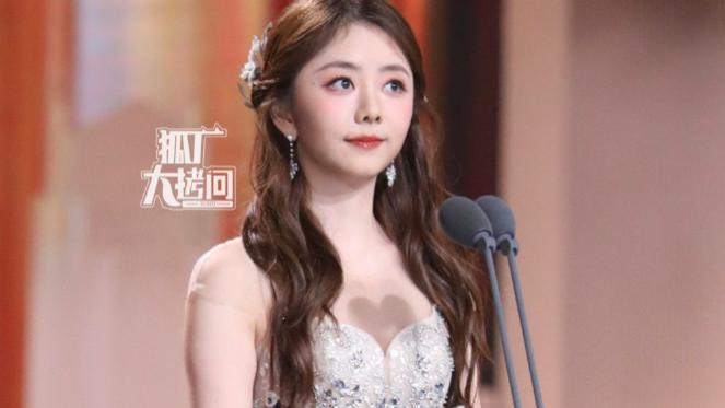 金鹰奖这晚，谭松韵告诉你：“干干瘪瘪”不叫美，珠圆玉润才更有韵味