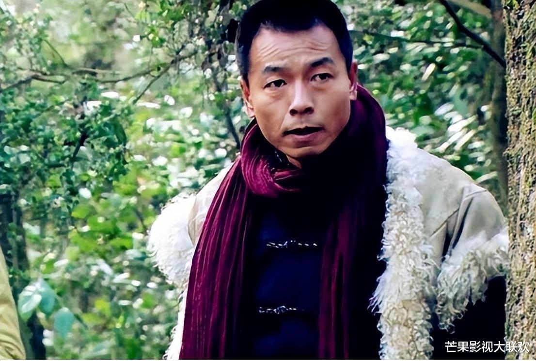 王挺：为父母离异落泪，帮爸爸还掉千万巨债后，40岁才与家人和解