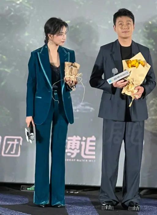 腰粗膀大、赘肉满满，忽胖忽瘦的刘亦菲哪来的底气“拽”？