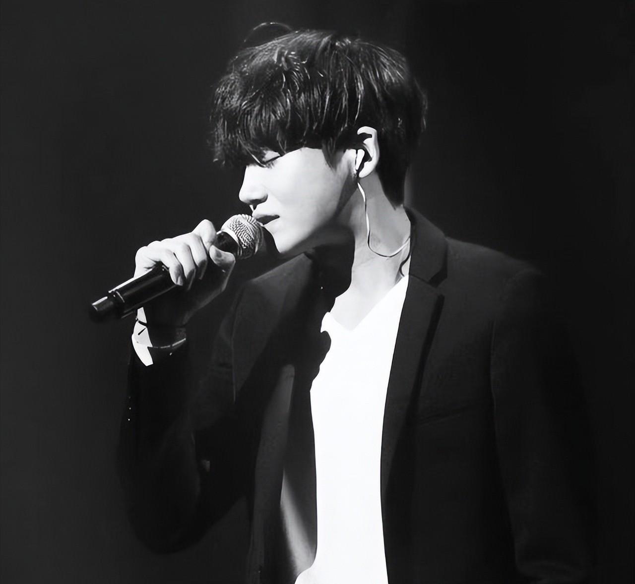 朴炯植：原来才是韩娱真·霸总？他爸竟然是...