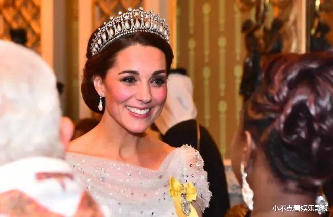 凯特王妃亮相苦撑，完成公务后参加治疗，首秀让她筋疲力竭