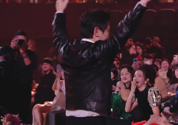 微博之夜，人情冷暖，咖位高低，在沈腾身上体现得淋漓尽致