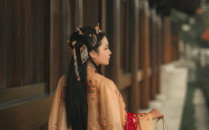 救我一命的姨娘被人手撕产道，看我如何腹黑帮她报仇