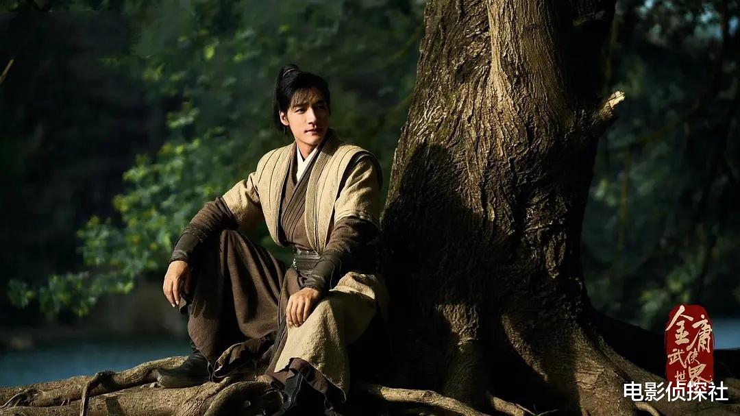 明道和老婆牵手逛街,结婚5年感情稳定,妻子曾是女团成员