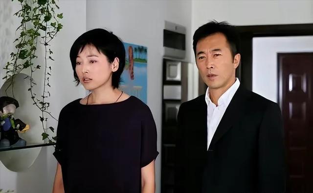 他爱慕萨日娜20年，先后娶两任娇妻，老来得子又离婚，62岁太凄惨