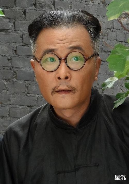 他是一个不红的老戏骨,现在59岁,演技越来越好,看完气得牙根疼