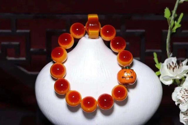 揭秘文玩市场:如何一眼识破假货,避免上当受骗?