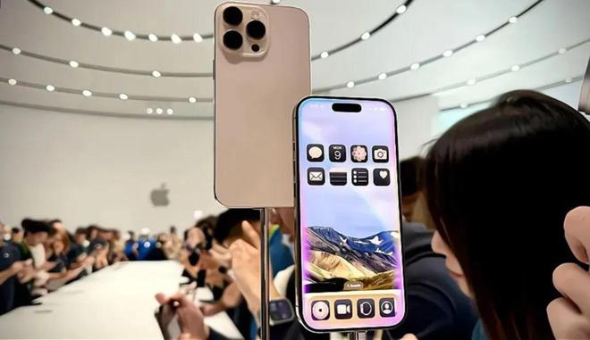 iPhone 16 沙漠金色为何最抢手?