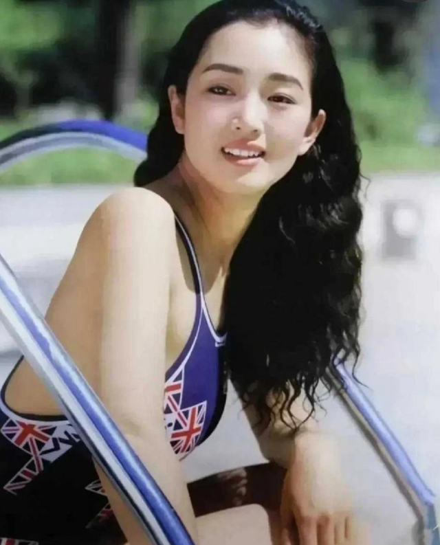 10位娱乐圈的“半截美人”,看脸绝美,但腿粗、虎背熊腰是硬伤