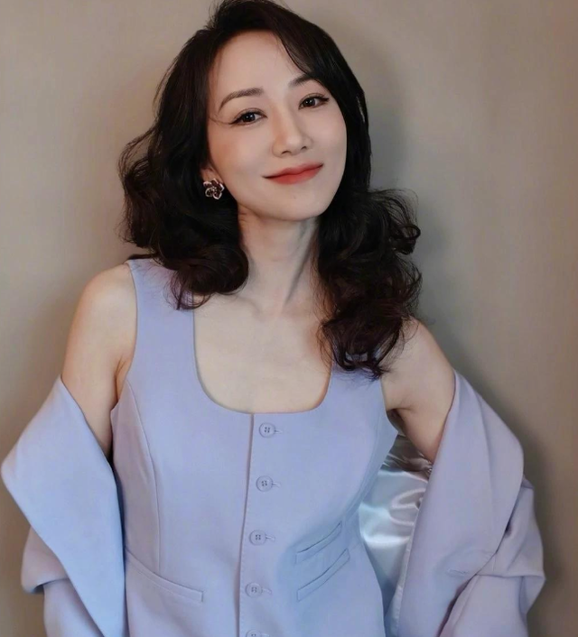 低调的韩雪，又一次低调地出现在了大众视线