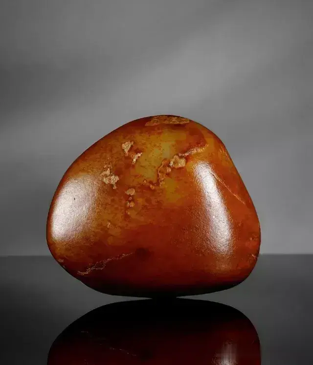 抵一套房首付的的和田玉,摸起来啥感觉?