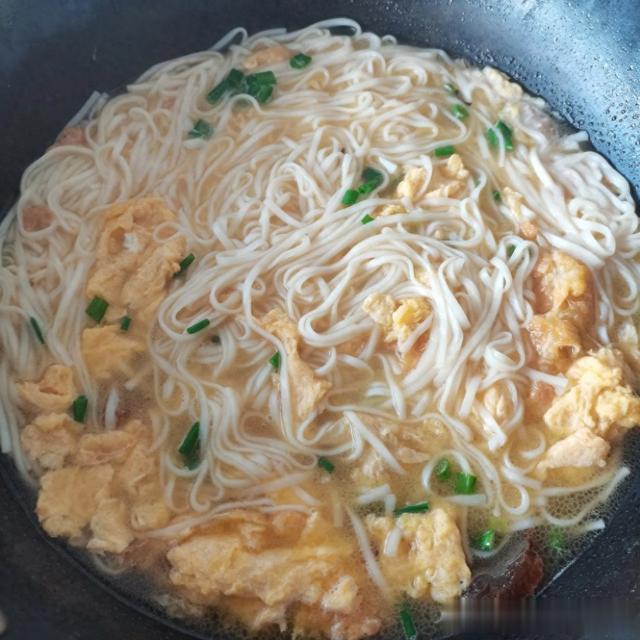 浙江大姐嫌弃老公做早餐,网友正要生气,看到实物:换我也吃不下