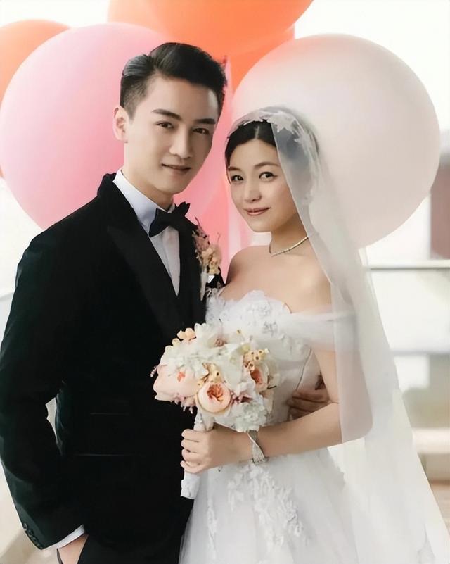 陈晓陈希妍婚变:从“头纱吻”到冷眼臭脸,于正曾发微博暗示
