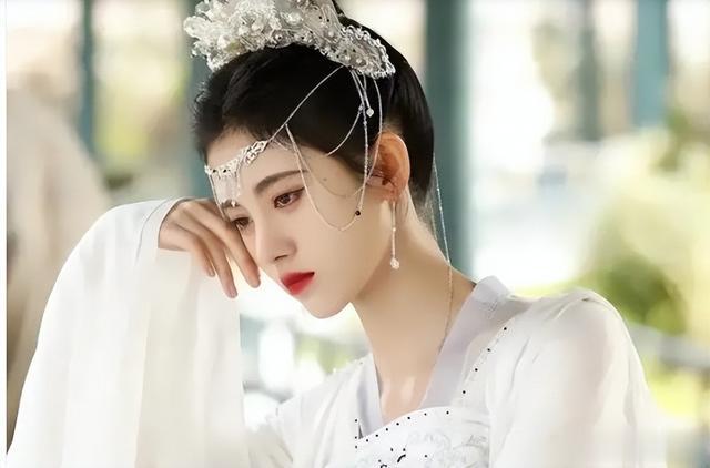 片酬拿的不少，却演啥毁啥！女演员中的这几位“戏混子”该醒醒了