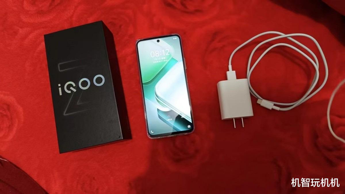 999拿下LCD屏顶配续航王手机!六千大电池+防水防尘+低功耗神U!