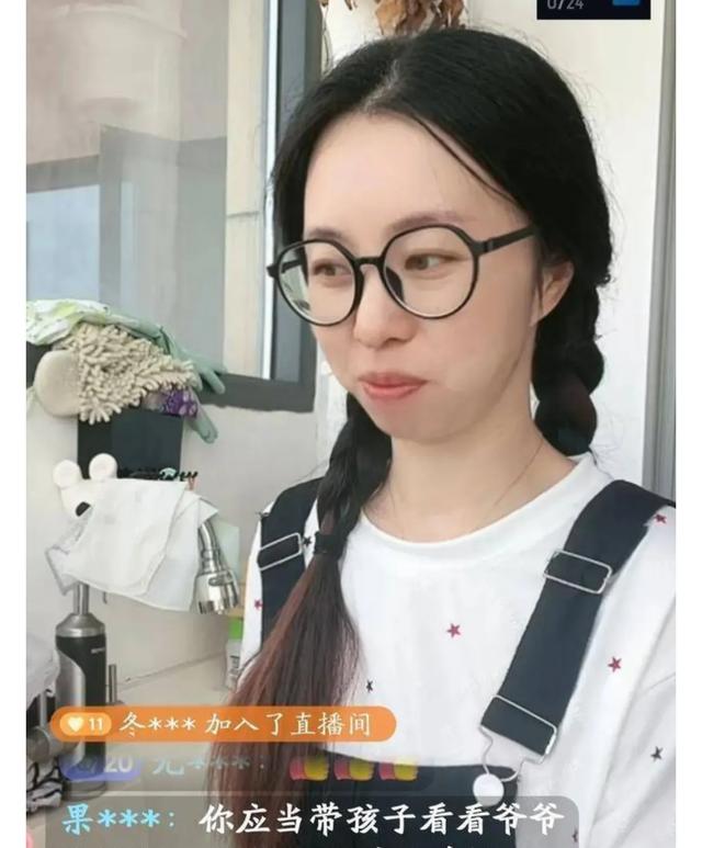 昔日摇滚才子窦唯55岁近照曝光,朴素如邻家大爷,难觅昔日音乐家