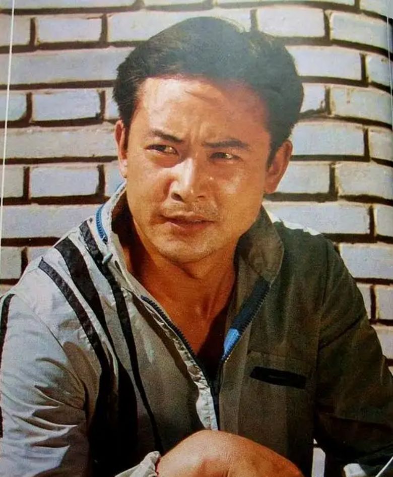 李世玺：原八一厂演员剧团团长，因演雷锋走红，岳母也是位好演员