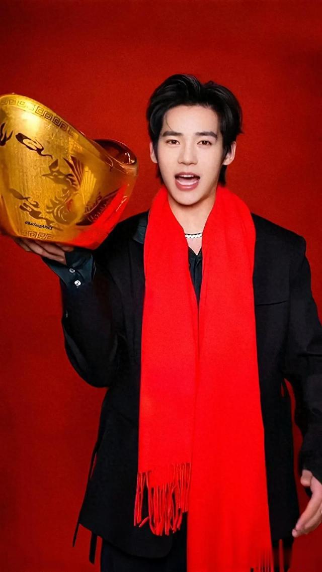 跨年晚会一夜，最帅男艺人洗牌，酷盖登顶，于适第9嘉伦第8李现6