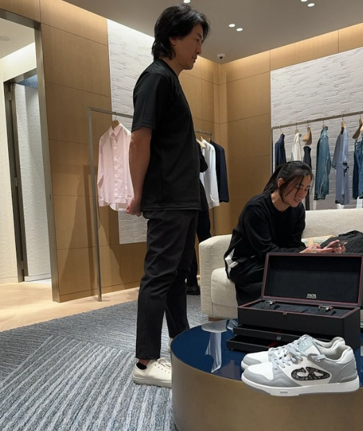 蒙嘉慧隐居日本,郑伊健严肃喊话偷拍的网友,曝两人丁克生活日常