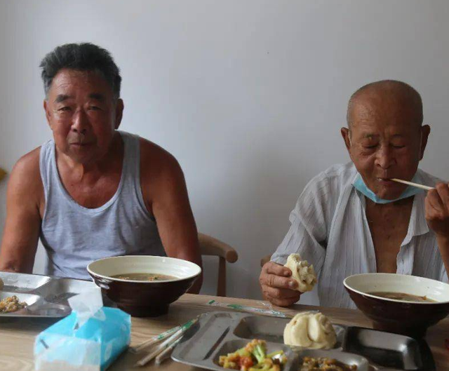 晚饭不吃主食更健康？建议：老年人晚饭吃这些，降糖减脂少吃药