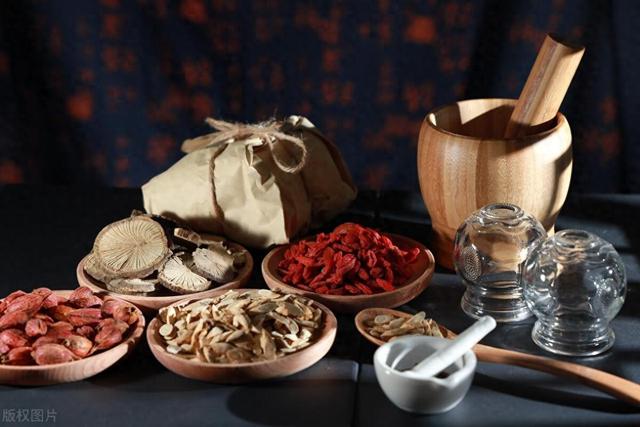 肠癌一发现就晚期？肠癌盯上的人，吃饭有这4个特征！别不当回事