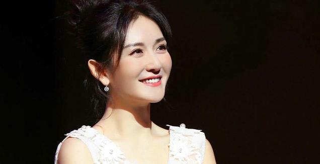 谢娜不再沉默，一则动态变相回应婚变传言，网友：心疼太不容易了