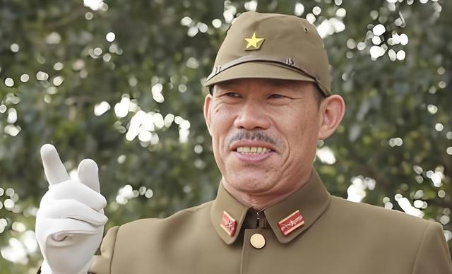 《亮剑》演员杨清文确诊癌症,发文透露细节,满口黄牙遭吐槽