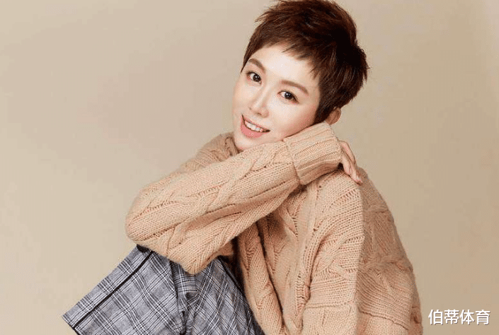 姜妍被曝已结婚多年,丈夫帅气正面照曝光!是北京某支行行长!