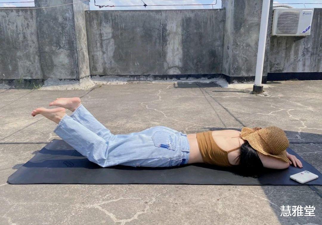 三伏天晒背有用吗？中医教你3招，跟着晒，帮你“烤干”陈年寒气