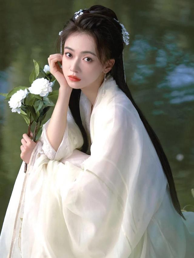 被过度减肥“毁掉”的6位女明星，越瘦越干瘪，越练越苍老