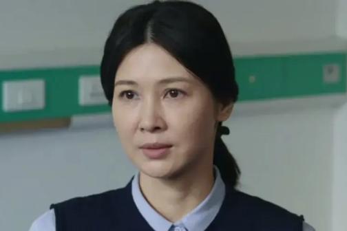 《海天雄鹰》七个纯天然美女，虽然不是整容脸，但感情戏让人不适