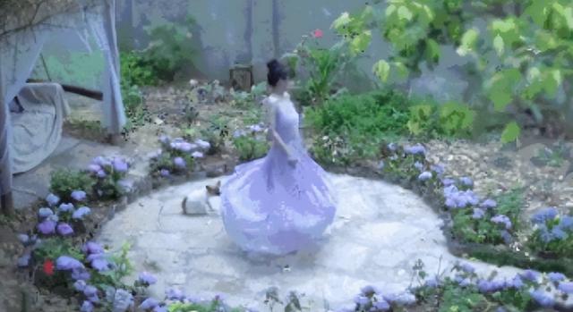 时隔一年李子柒再度营业,近照堪比毁容,她经历了什么?