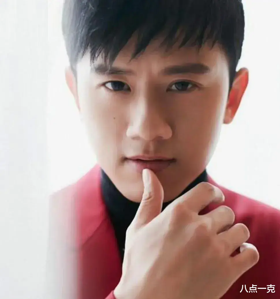 华晨宇质问到底惹了谁 !官宣演唱会,拒绝月经羞耻冲上热搜,矛头直指张杰