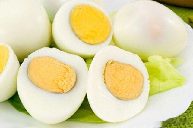 为了保留肌肉,应如何摄入蛋白质?