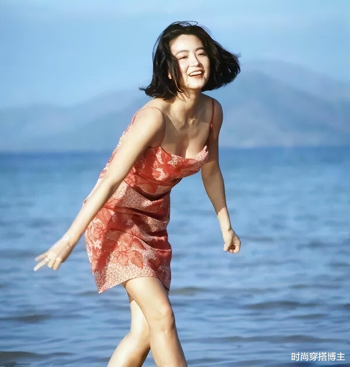 69岁林青霞低调游清华,校长秒变迷弟!网友:林青霞老了也好看!