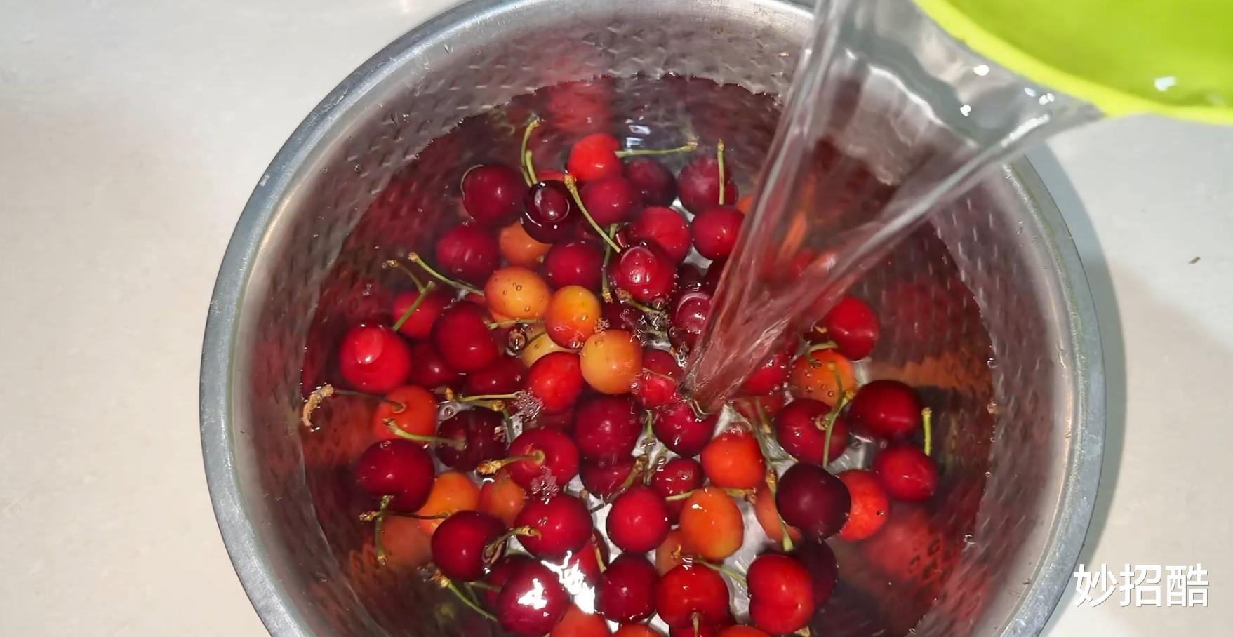 樱桃用盐和清水洗,相当于吃虫卵,教你正确方法,虫子乖乖跑出来