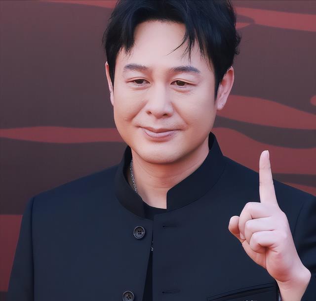 内娱不能深扒!一天一个猛料,资本下的张颂文已走在“悬崖”边缘