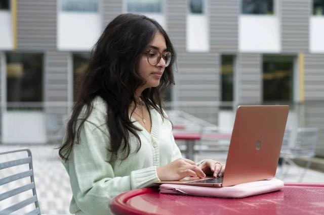 CS走下神坛!史上最热留学专业,如今150封简历难来一份工作