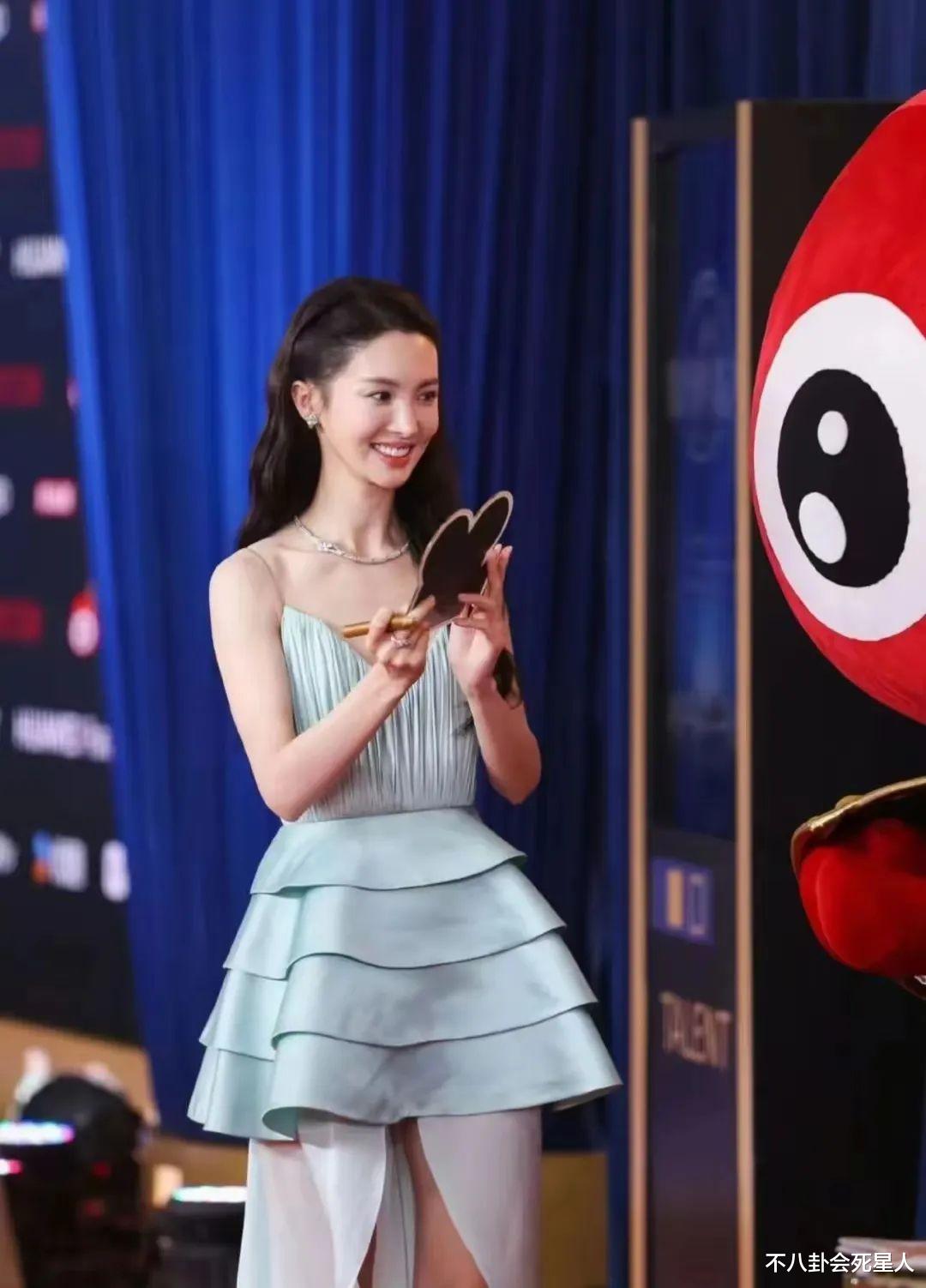 鞠婧祎近照变样,金莎脸僵浮肿,这6位明星动脸后遗症都出来了