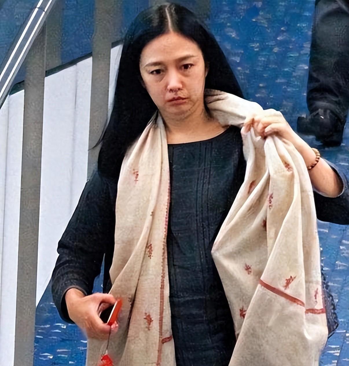 看了刘德华近况,才明白58岁臃肿显老的朱丽倩,选择他有多正确!