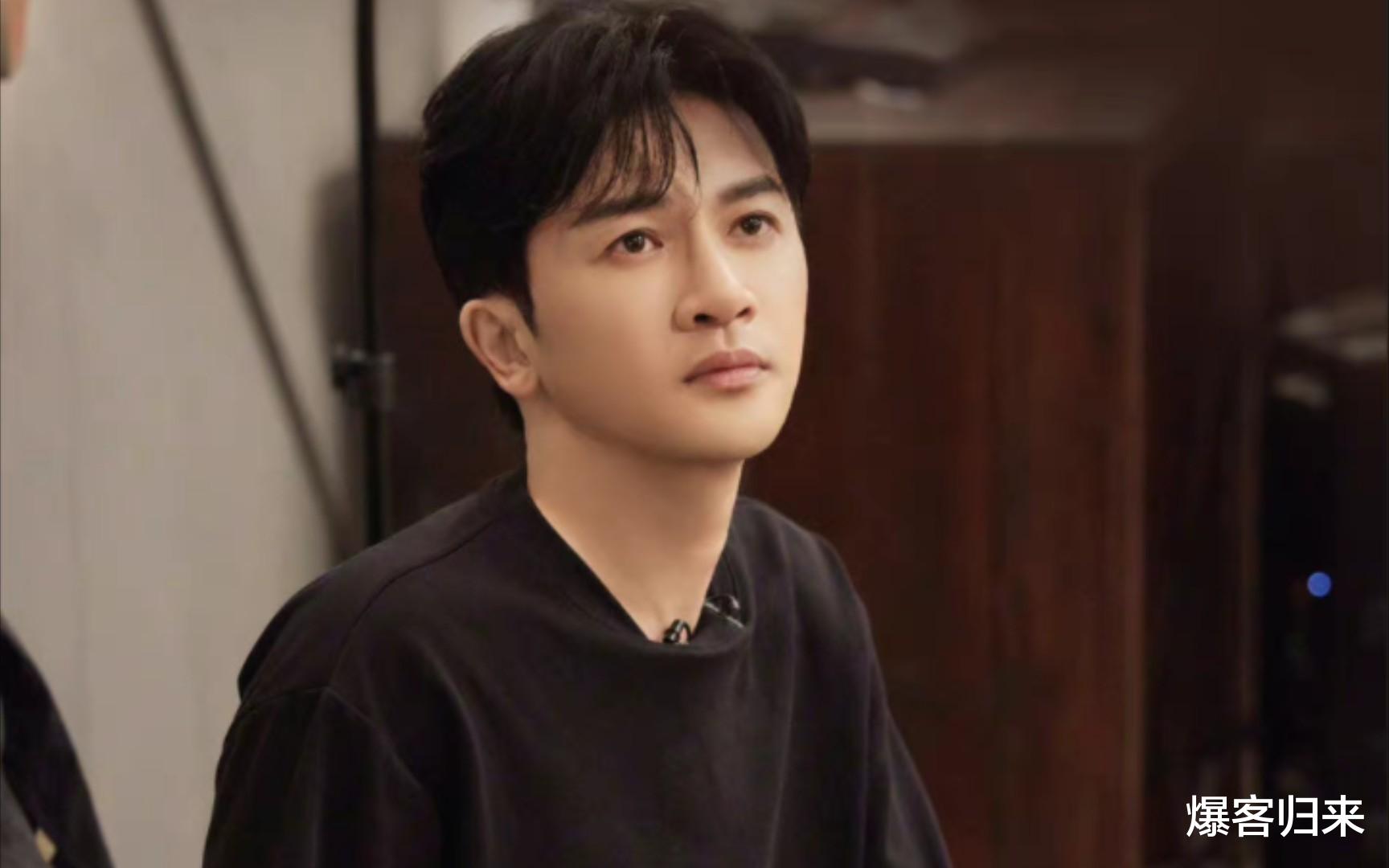 苏有朋高考直播惊艳全网,学霸形象再获赞誉,展现非凡毅力与才华