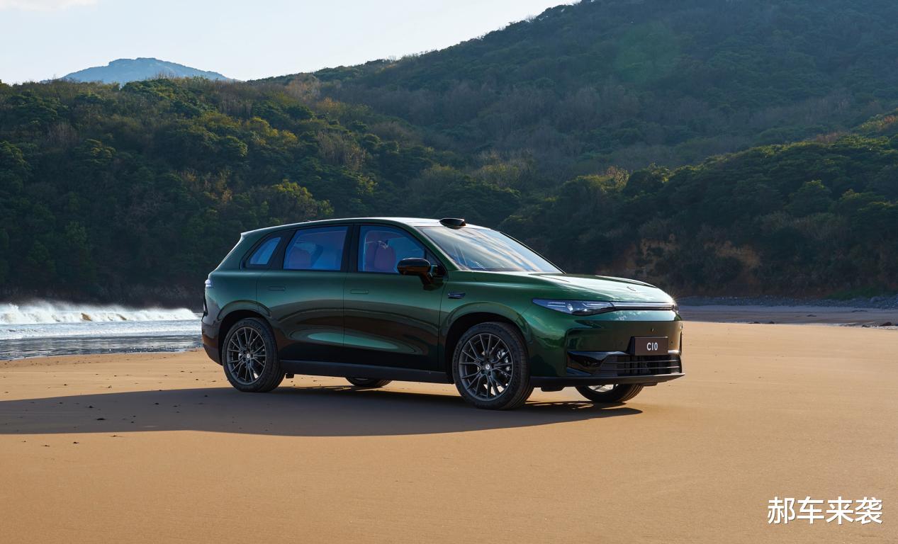 10万出头爆款SUV，零跑C10与深蓝S05怎么选不后悔？
