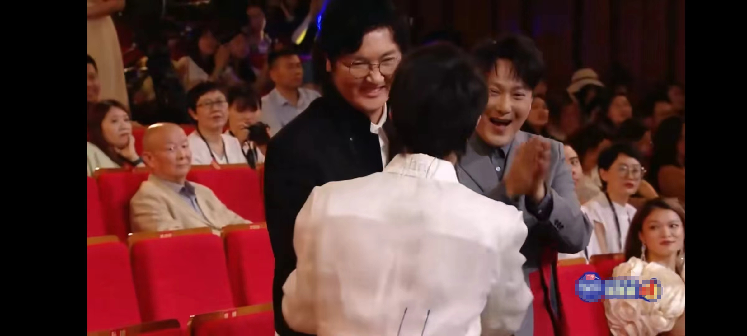 张杰投票第一但未得大奖 小他十岁的周深却斩获四大奖项:作品才是硬实力