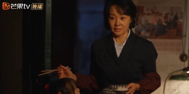 给《小巷人家》演员的演技排座次，闫妮位居第三，第一名当之无愧