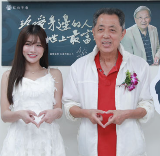 曝郝劭文举家搬回台湾内幕:直播带货赚够了,已满足想做回自己