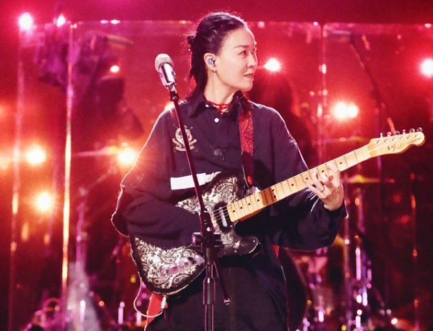 那英|《歌手2024》那英获冠军被指像拿陈昊宇剧本,双方有重合痕迹