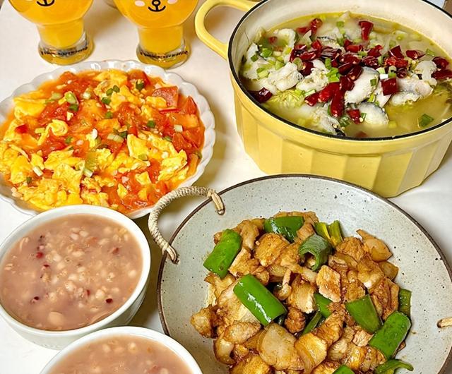 北京丁克晒二人食晚餐走红朋友圈,一年攒60万,网友:活得通透!