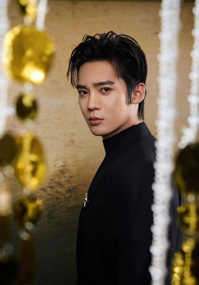 12月7日一夜,美男洗牌,杨洋登顶,黄景瑜10成毅9王一博3肖战第2