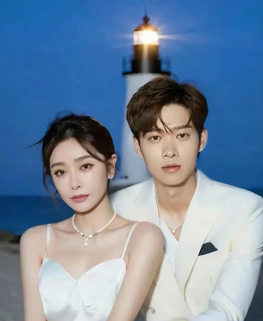 魏大勋与秦岚甜蜜现身三亚,共度新春佳节!