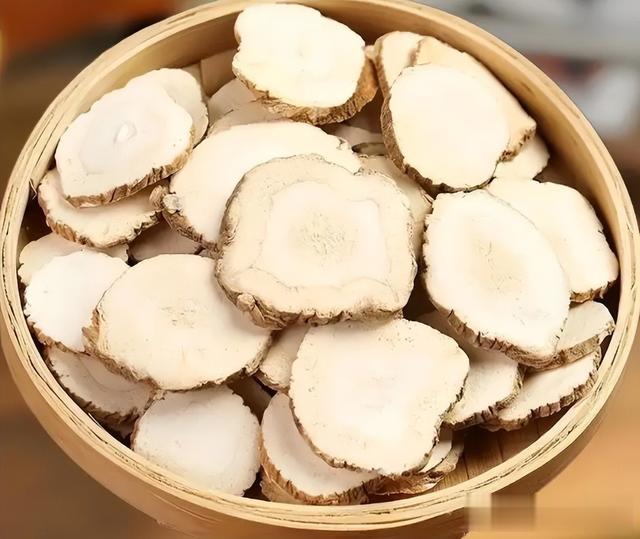 熬羊汤，这“5种香料”不能少，羊肉越炖越鲜香，汤越熬越奶白